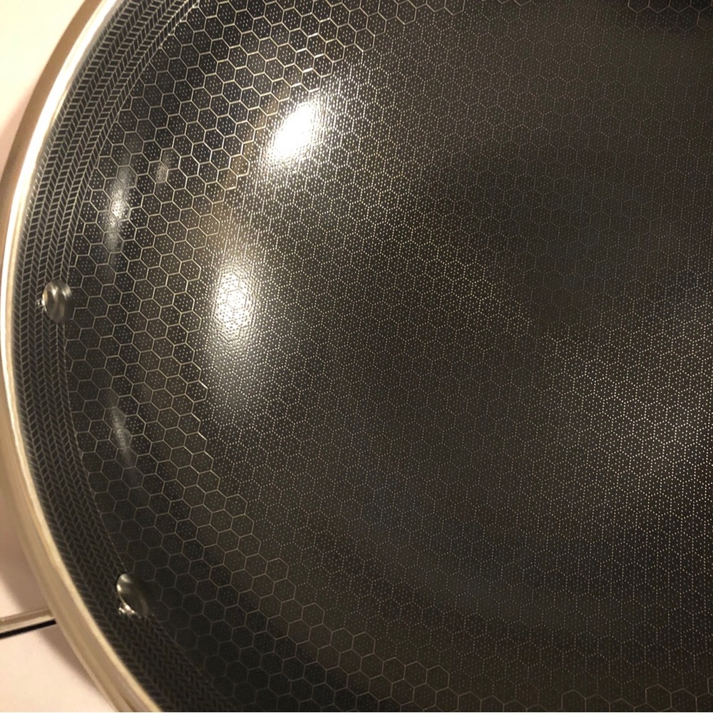 HexClad 12-Inch Wok Hybrid Nonstick Cookware Stay Cool Handle - Picture 4 of 9